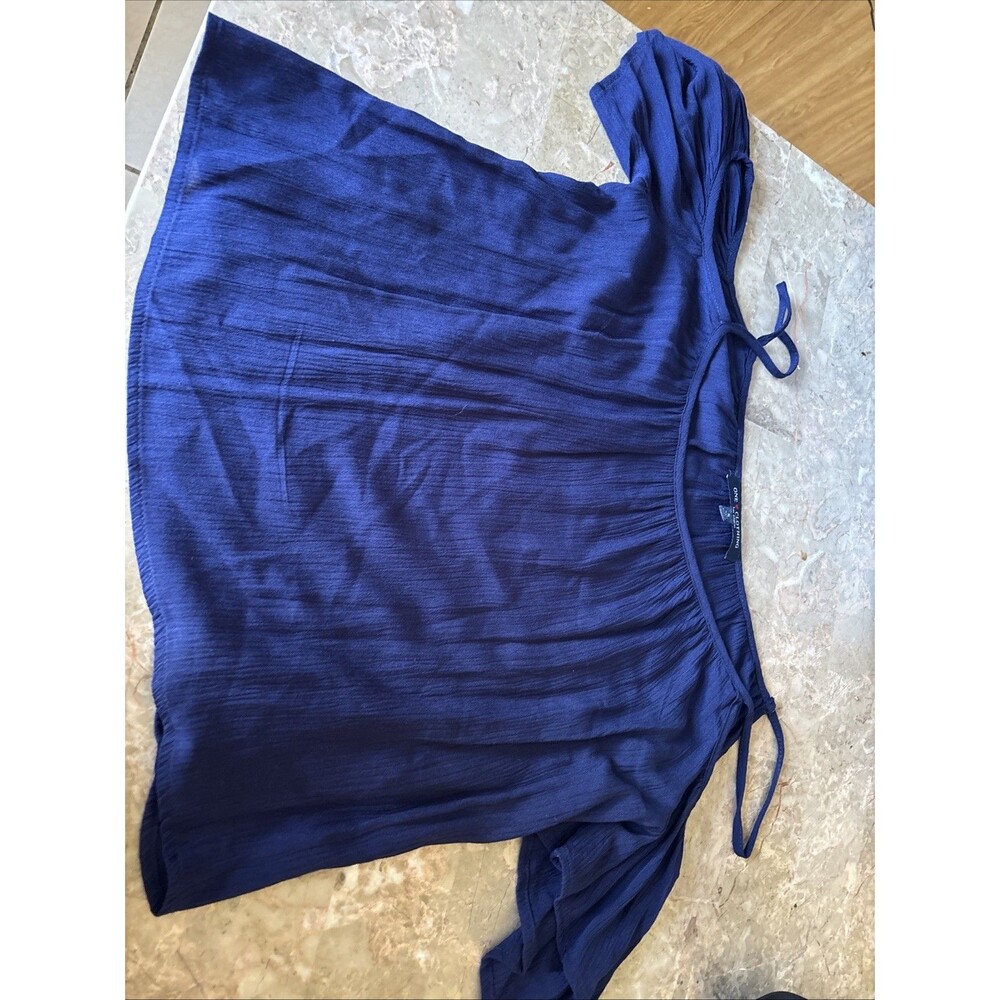 One Clothing Womens Small Blue Cold-Shoulder Lightweight Blouse